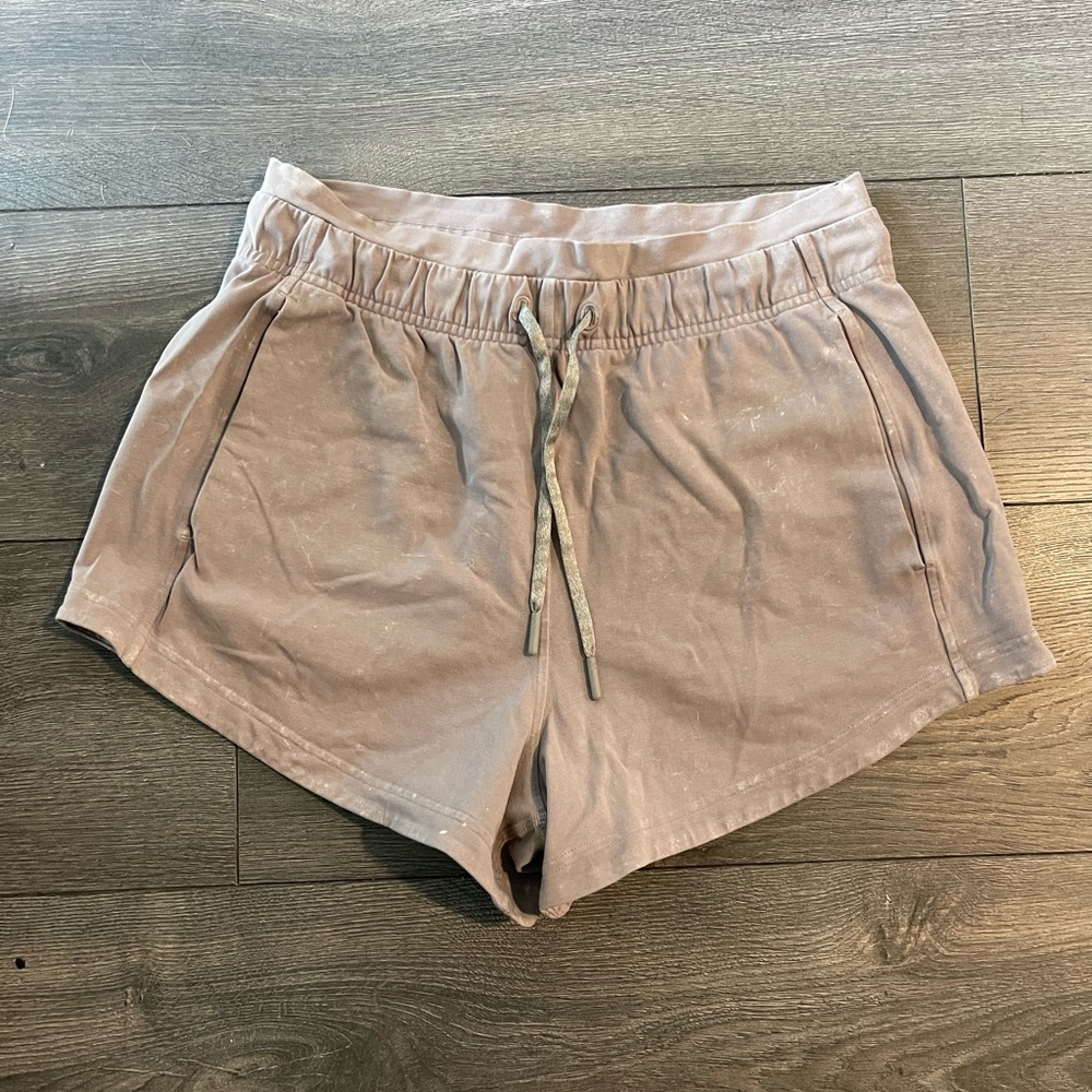 Lululemon Inner Glow High-Rise Short 3"